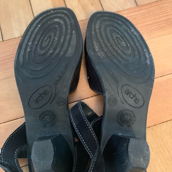 ARCHE WOMENS BLACK SUEDE SANDALS - Picture 6 of 8